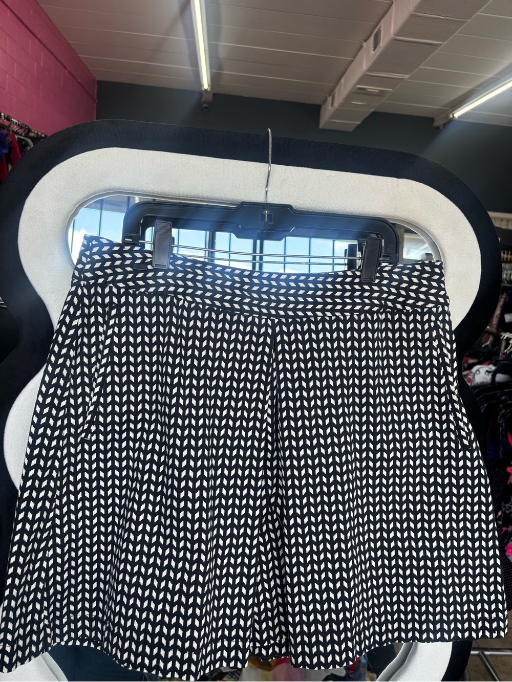 Black and White Patterned Pleated Skirt